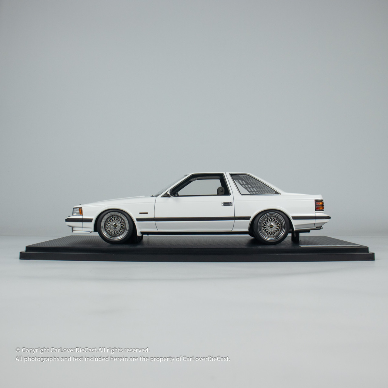 ミニカー Toyota Soarer 2800GT Limited Z10 White/G Toyota Soarer 2800GT Limited (Z10) White/Gold (ミニカー