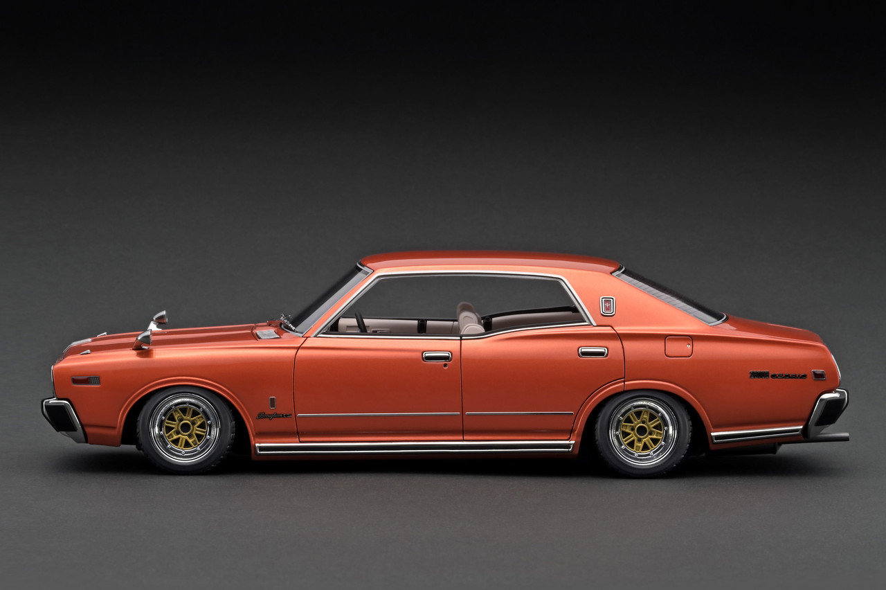 Ignition Model 1:18 Nissan Gloria Brougham (330) (IG3555
