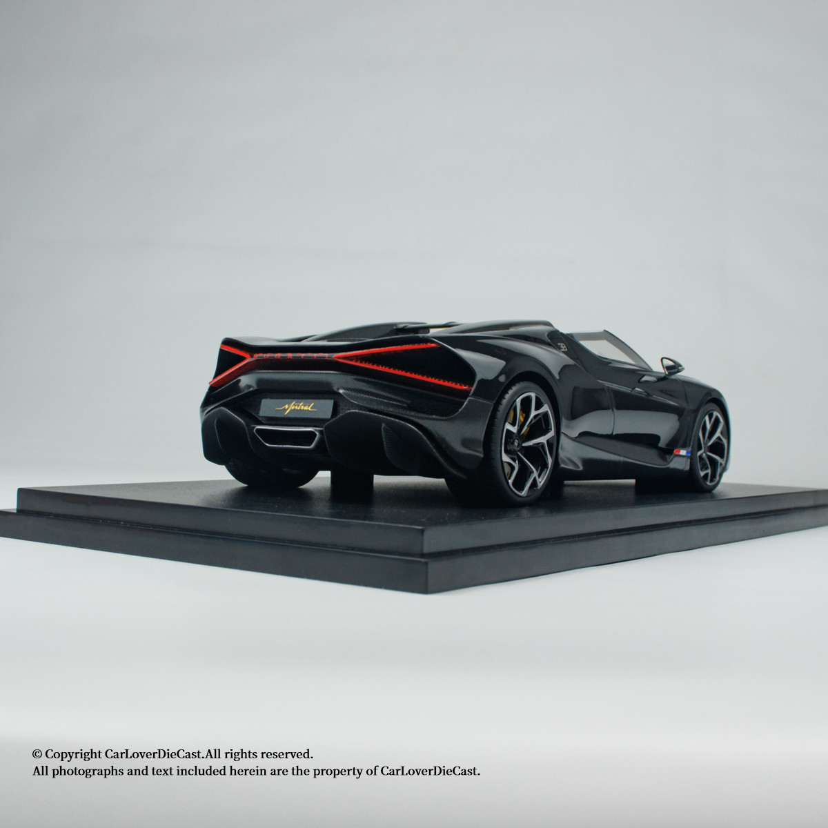 TopSpeed 1:18 Bugatti W16 Mistral Black (TS0597) Resin Car Model