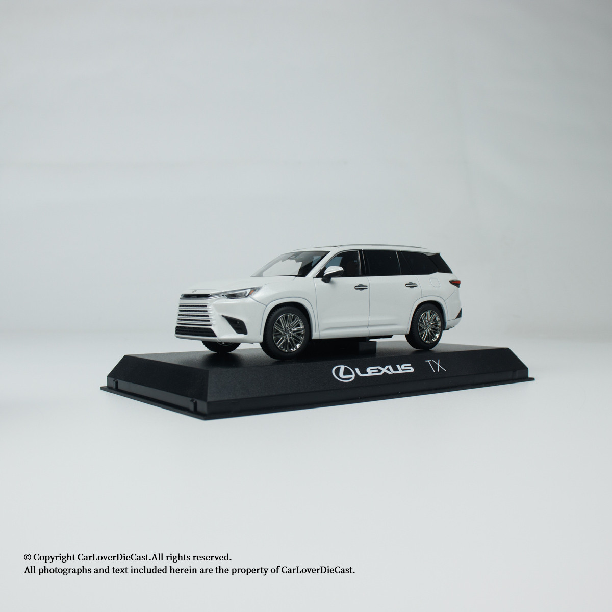 Kyosho 1:43 LEXUS TX (03923) Diecast Car Model Available Now