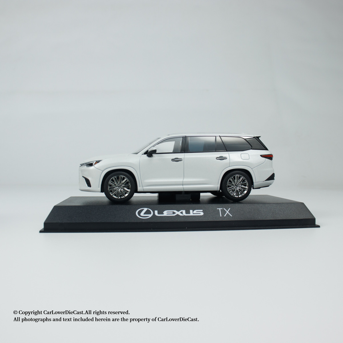 Kyosho 1:43 LEXUS TX (03923) Diecast Car Model Available Now