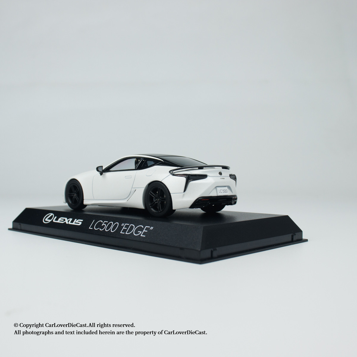 Kyosho KSR03929H Lexus LC500 EDGE (HAKUGIN) 1/43