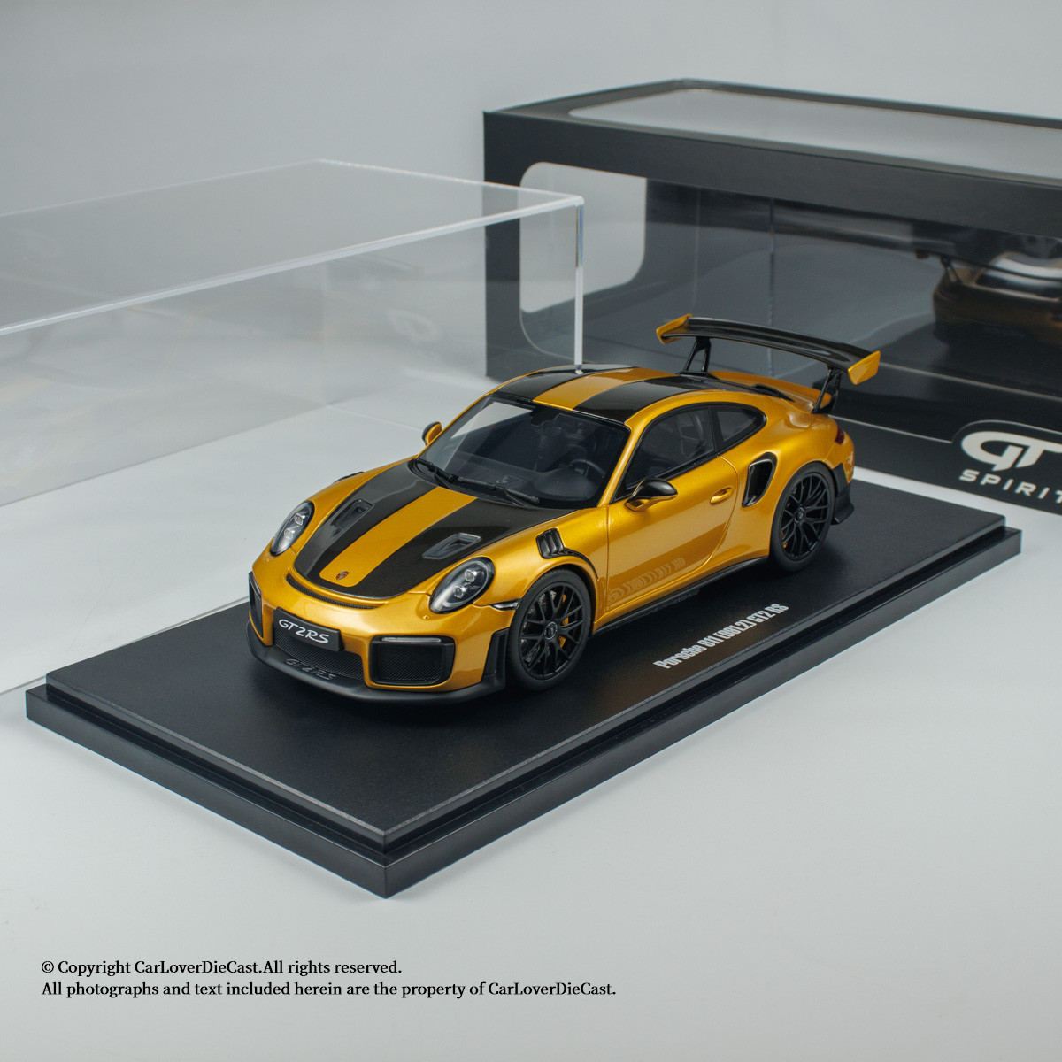GT Spirit 1:18 Porsche 911 (991.2) GT2 RS With Display Case