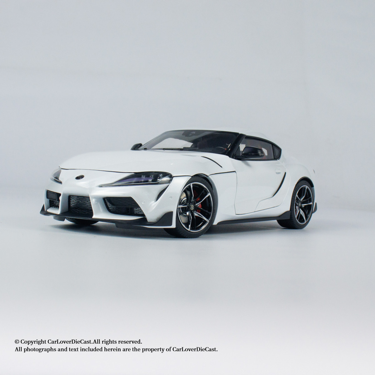 Well 1:18 Toyota Supra A90 White/Blue Diecast Full Open
