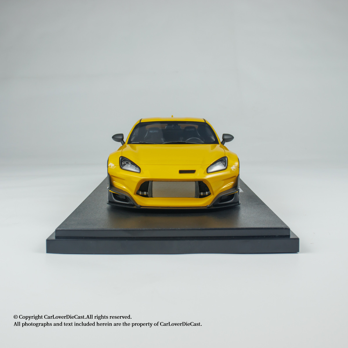 GT Spirit 1:18 Toyota GR86 Rocket Bunny With Display Case (CLDC043
