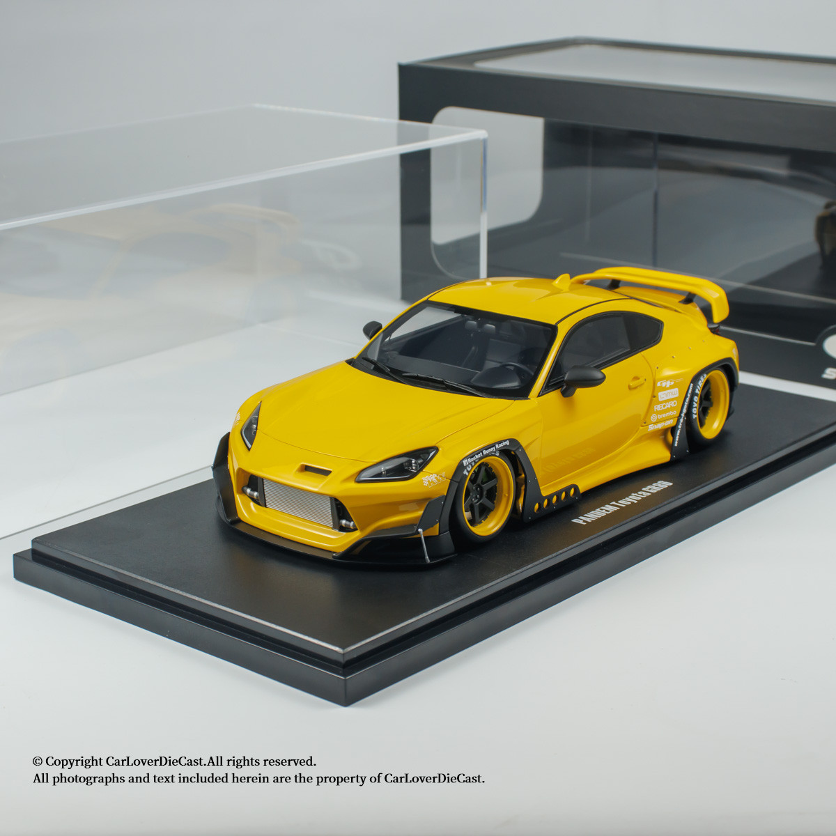 GT Spirit 1:18 Toyota GR86 Rocket Bunny With Display Case (CLDC043
