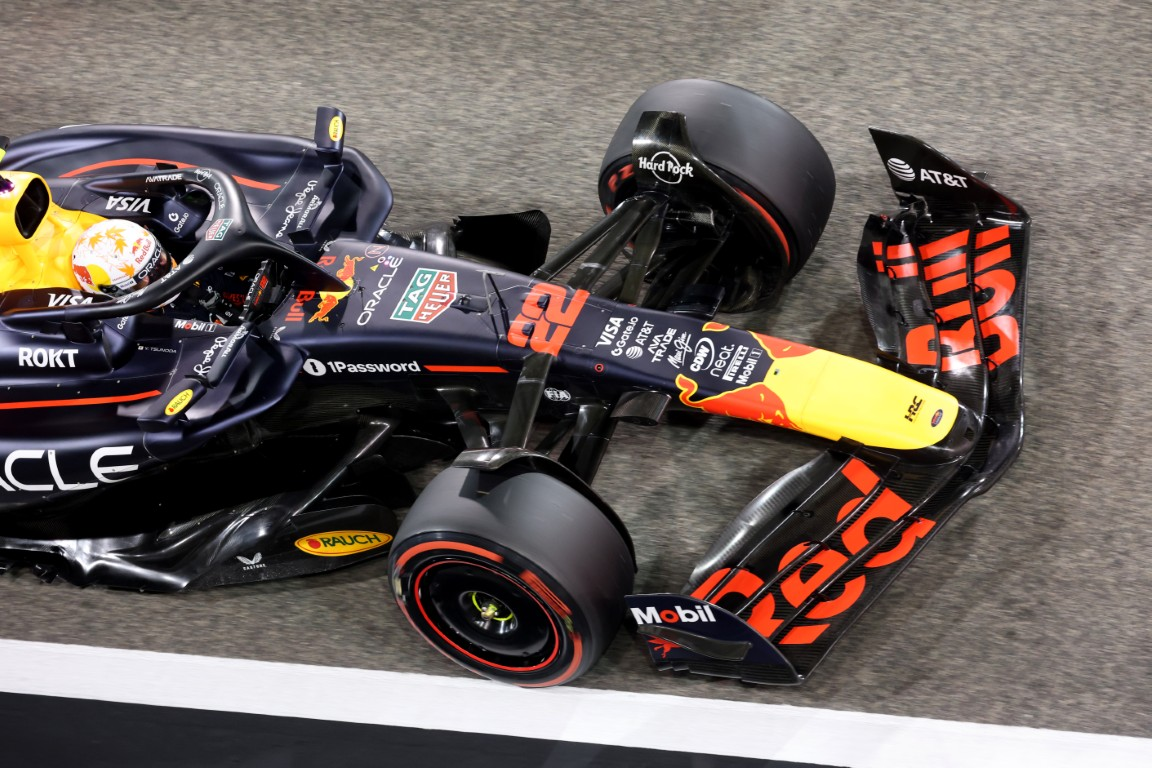 MINICHAMPS 1:18 ORACLE RED BULL RACING RB21 YUKI TSUNODA