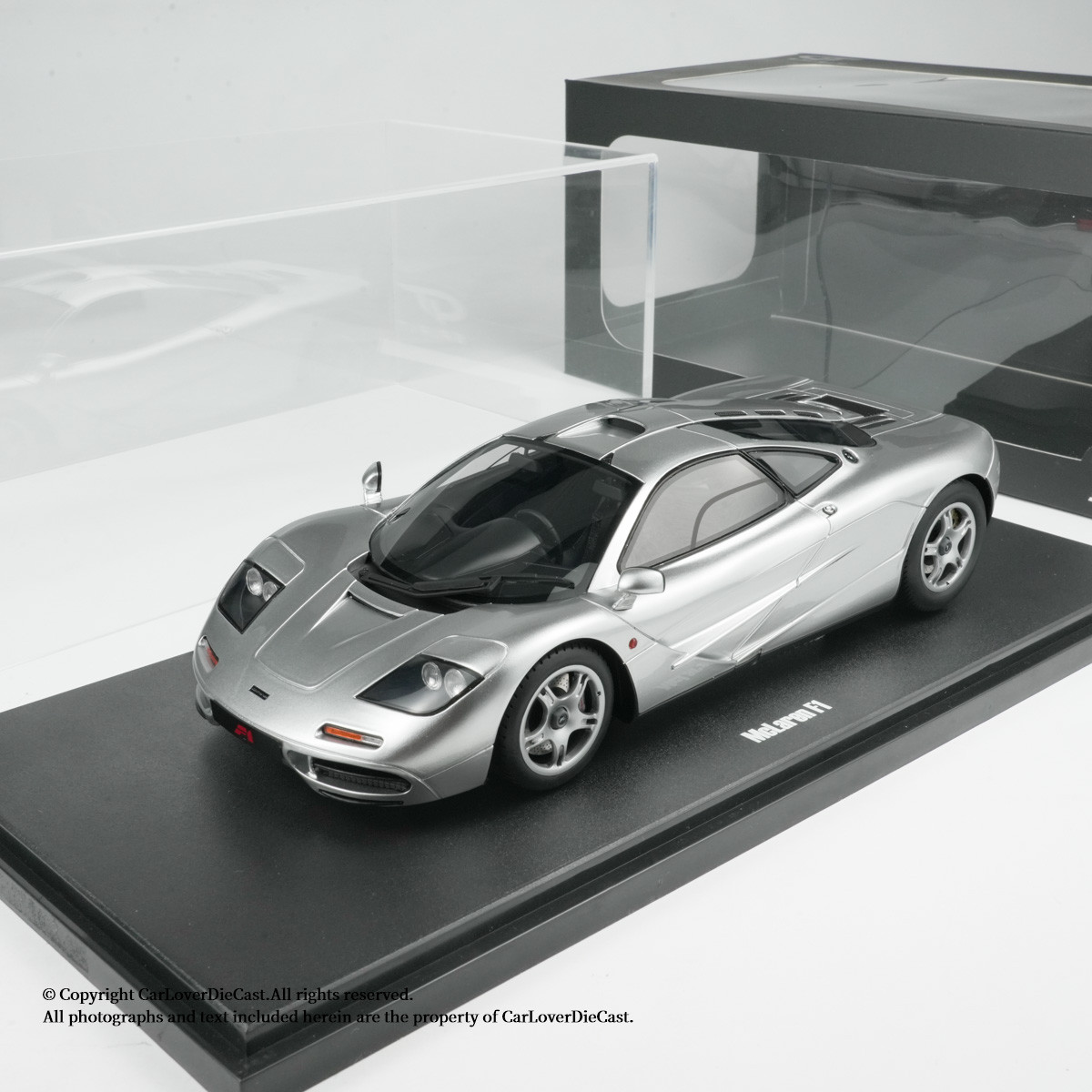 GT Spirit 1:18 McLaren F1 Silver With Display Case (CLDC045) Resin