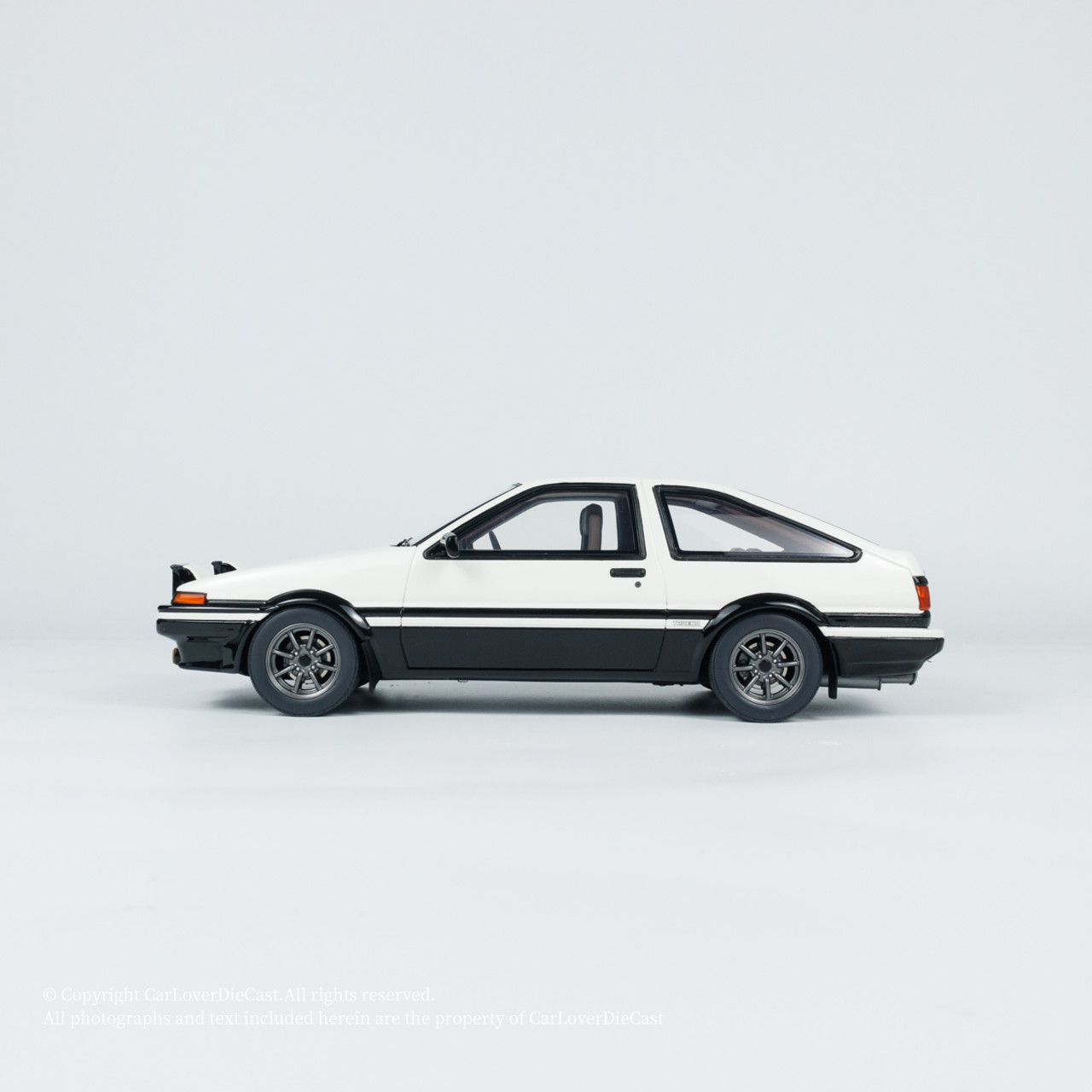 TRUENO AE 86 合金モデル 1/18 1:18 Toyota AE86 Trueno - White. - SDmodelcartuning.com