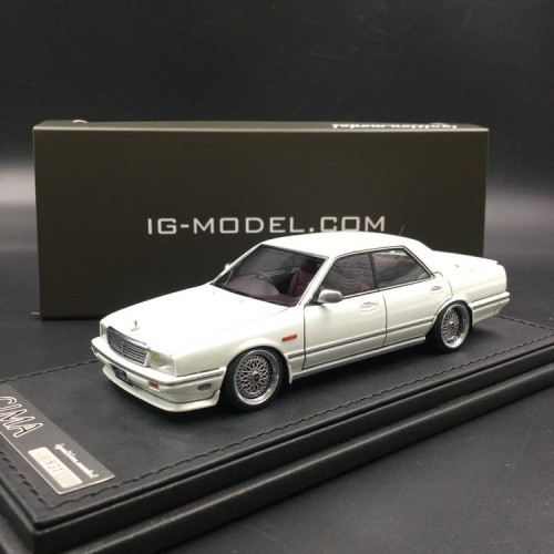 Ignition Model 1:43 Nissan Cedric (Y31) Gran Turismo SV