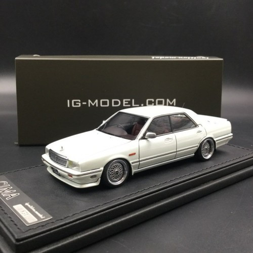 Ignition Model 1:43 Nissan Gloria Cima (Y31) Pearl White (IG1085) Resin Car Model Available Now