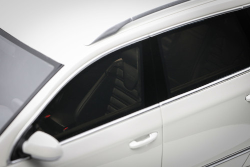 OTTO Mobile 1:18 VOLKSWAGEN PASSAT (B6) R36 VARIANT CANDY WHITE 2008 (OT1393) Resin Car Model Available In December 2026 Pre Order Now