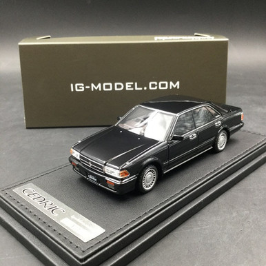 Ignition Model Cedric 1/18 紺色 Ignition Model Cedric 1/18 紺色 自動車