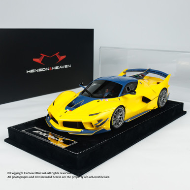 フェラーリ　fxxk evo 1/18 Amazon.com: Bburago 1:18 Scale Race & Play Ferrari FXX K EVO