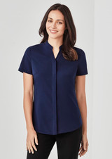 A navy short sleeve blouse with a stand collar, featuring a simple and elegant design. A navy short sleeve blouse with a stand collar, featuring a simple and elegant design.