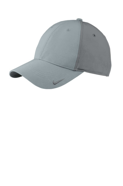 A light grey cap with a curved brim, featuring a logo on the side. Suitable for casual wear. A light grey cap with a curved brim, featuring a logo on the side. Suitable for casual wear.