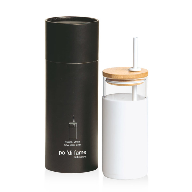 A drink bottle with a white base, transparent glass body, bamboo lid, and a straw, packaged in a black cylindrical box. A drink bottle with a white base, transparent glass body, bamboo lid, and a straw, packaged in a black cylindrical box.