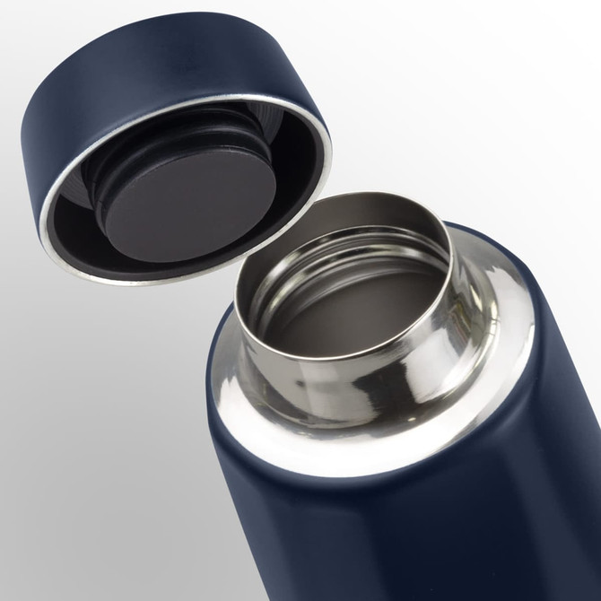 A drink bottle with a navy exterior and a stainless steel interior, featuring a twist-off lid. A drink bottle with a navy exterior and a stainless steel interior, featuring a twist-off lid.
