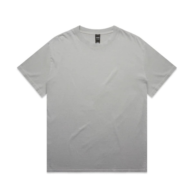 A grey T-shirt featuring a relaxed fit and a simple logo on the neckline. Ideal for casual wear.