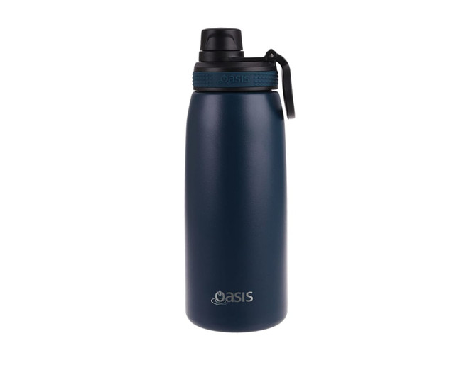 A drink bottle in navy blue with a screw cap, featuring a logo and a handle for easy carrying.
