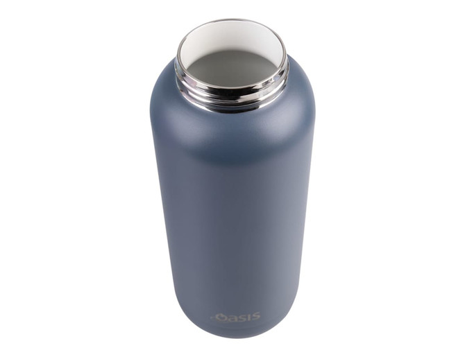 A drink bottle with a matte navy blue finish, featuring a stainless steel top and an engraved logo.
