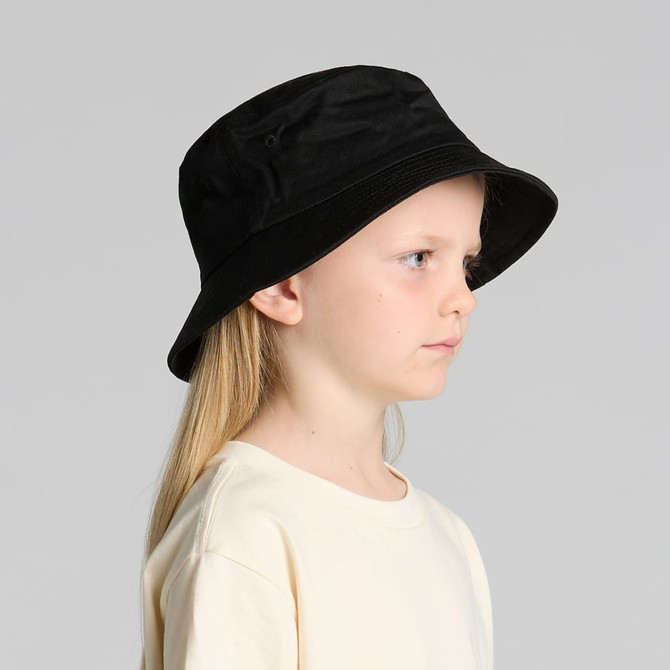 A black bucket hat displayed on a young child, featuring a simple design and a logo.