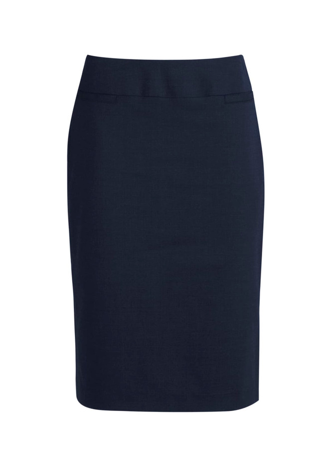 A lined skirt in dark navy, featuring a relaxed fit and a smooth, tailored design. Includes a logo.