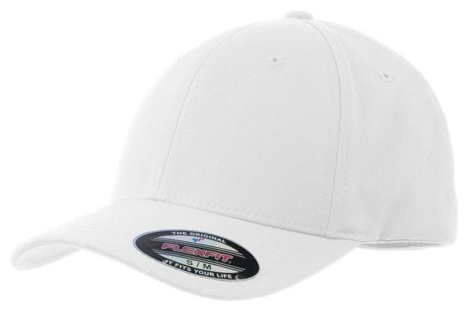 A white cap featuring a solid design and a logo on the front. Ideal for casual wear or sporty occasions.