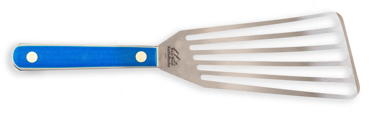 A Fish Spatula Is the Only Spatula You Need
