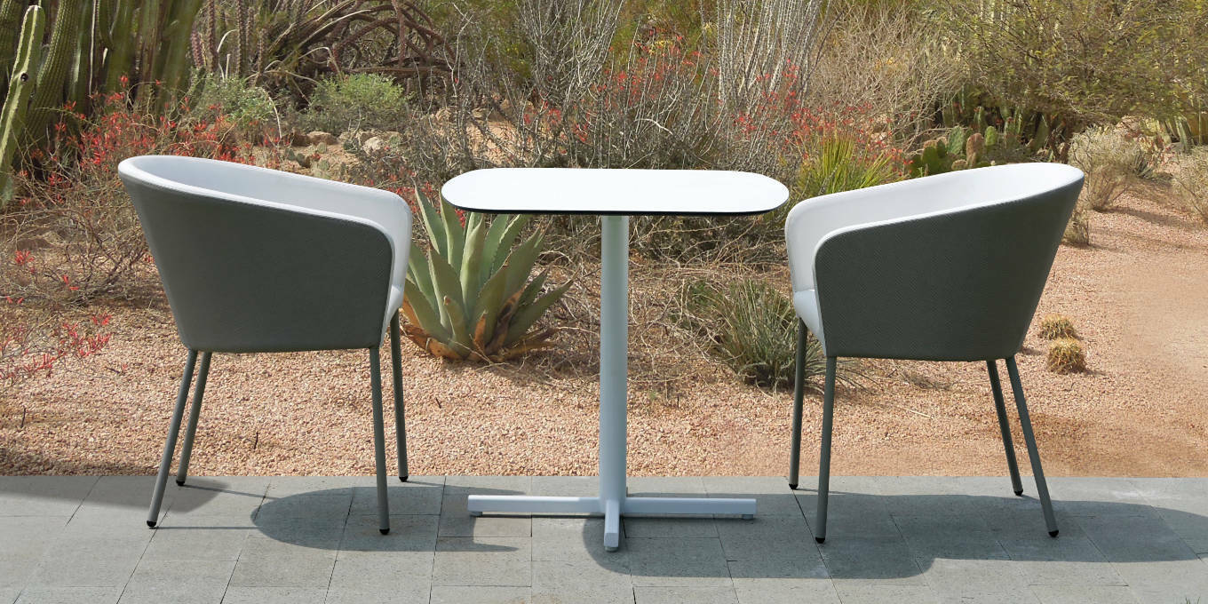 Outdoor Bar & Bistro Tables