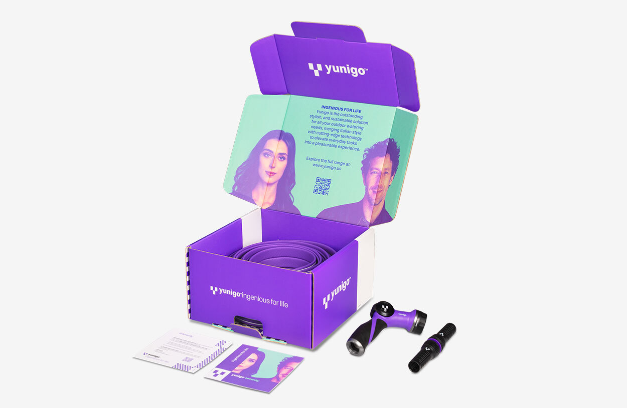 Yunigo hose and accessories with its packaging