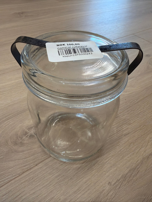 Gammel syltetøyglass