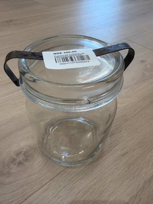Gammel syltetøyglass
