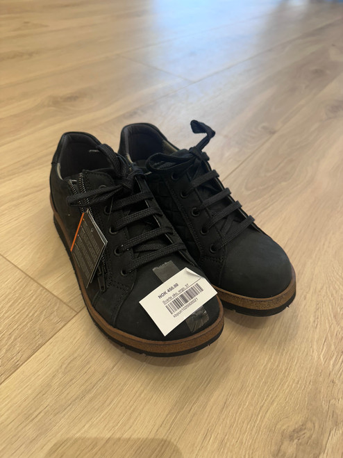 Svarte sko, ergo, 37