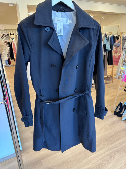 Trenchcoat, str. 36.