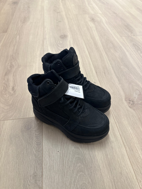 Buffalo sko, roots, 37