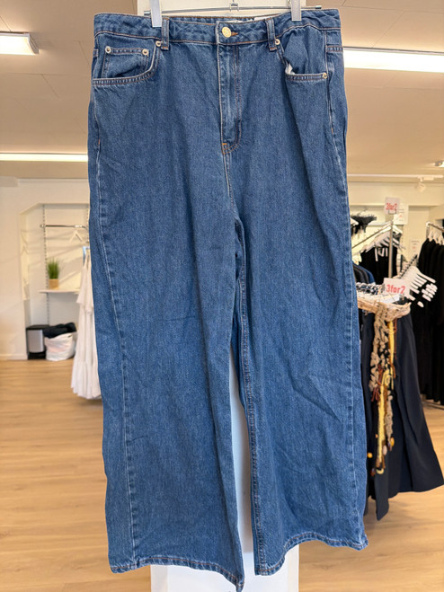 NA-KD jeans str 42
