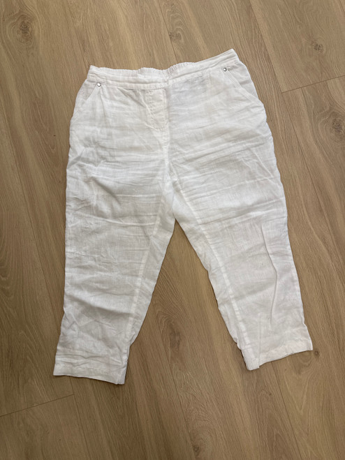 Hvit bukse 3/4 str 40