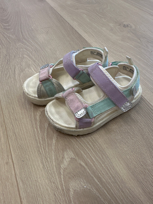 Sandaler, HM, 24