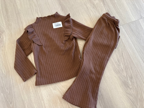 Brunt sett str 2-3 år