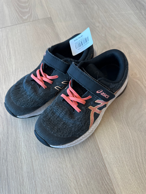 Asics  str 31.5