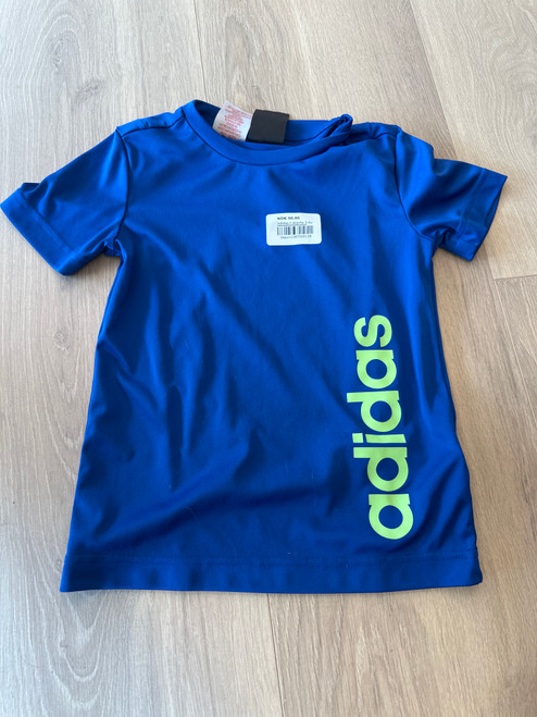 Adidas t skjorte 5-6y