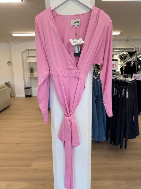 MAUD Anna dress, mangler knapp inni
