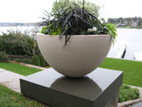 Ragen cast stone planter in creme
