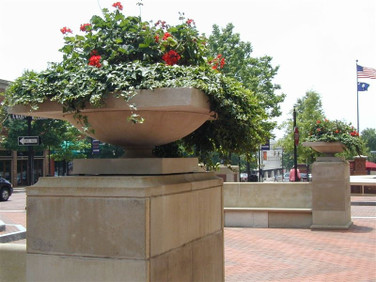 Frank Lloyd Wright Frederick C. Robie House planter tan