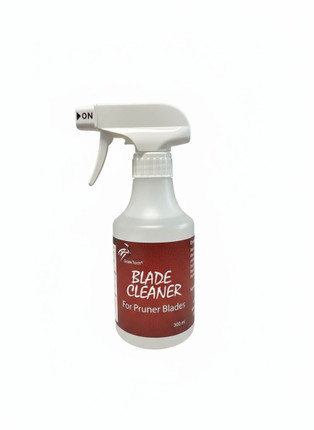 Spray cleaner for garden tool blades