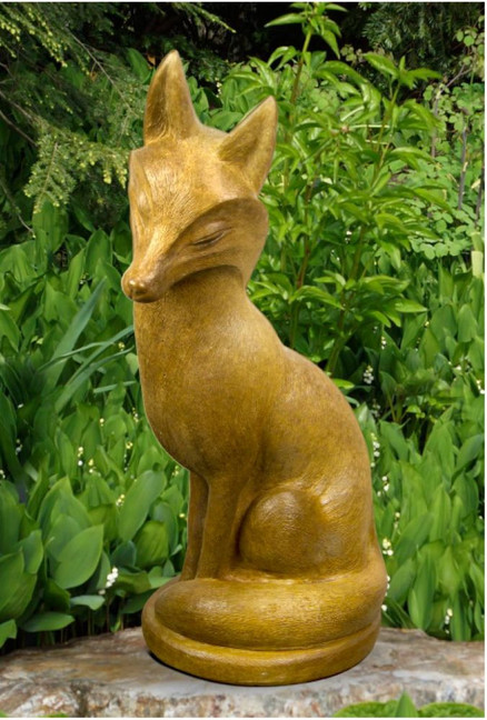 Noble Fox Statue shown in Relic Oak