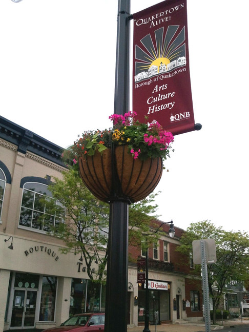 30" Lamppost Hayrack with Coco Liner