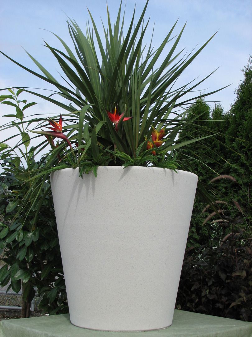 Nichols Bros. Stoneworks Regency Planter - Thumbnail 4