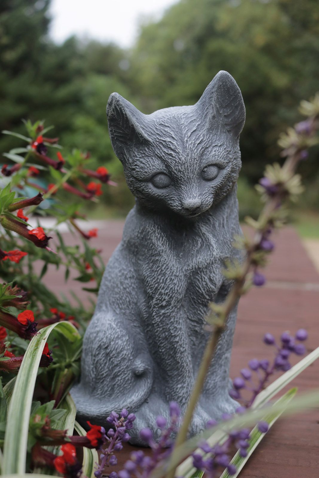 Sittin' Kitty Statue - Garden Artisans LLC